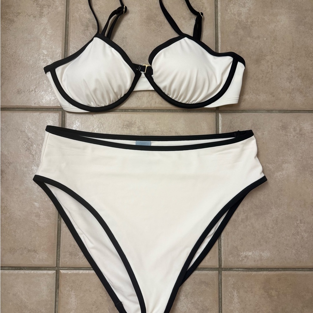 Elegant Black and White Women's Bikini